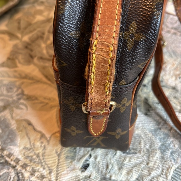 Louis Vuitton TROCADÉRO LEATHER CROSSBODY BAG - Picture 12 of 16